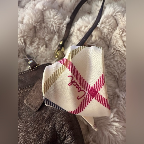 Auth. Coach Vintage Madeline Metallic Bronze Leather Wristlet/ Coach Bow! NWT - Picture 6 of 10